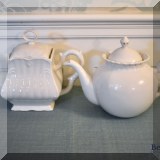 P04. Grace's Tea Ware teapots. 